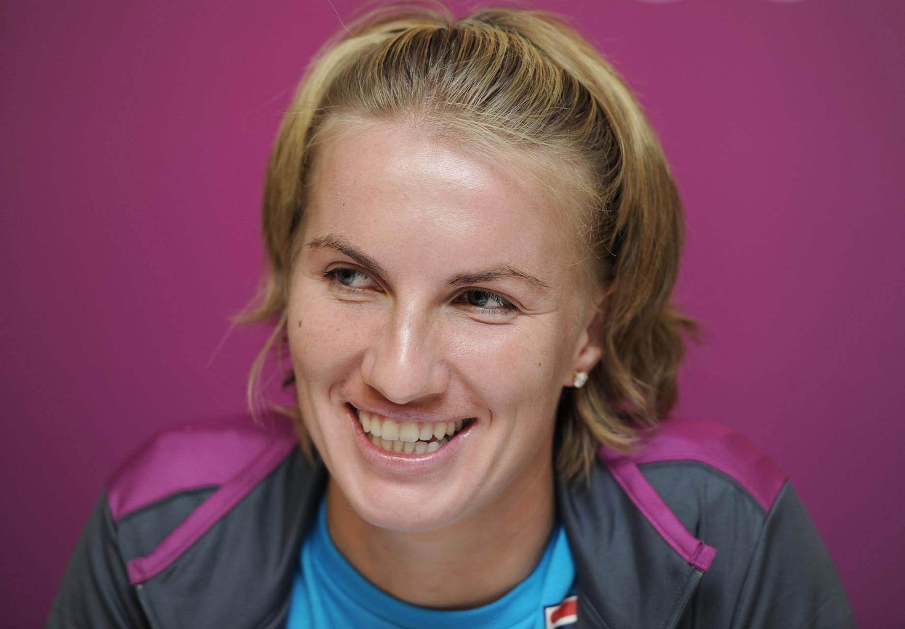 库兹娃：莱巴拒绝合影让人肃然起敬，她