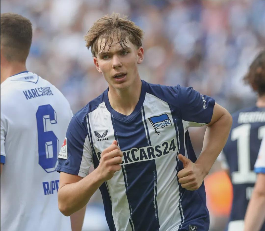 英媒:阿森纳领先德国神童争夺!曼城助枪手保住英超纪录!