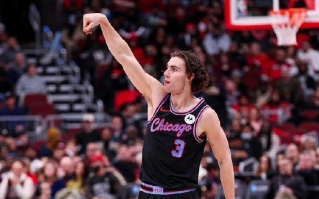 膝盖受伤！腿筋也伤了！约基奇推动NBA改规则