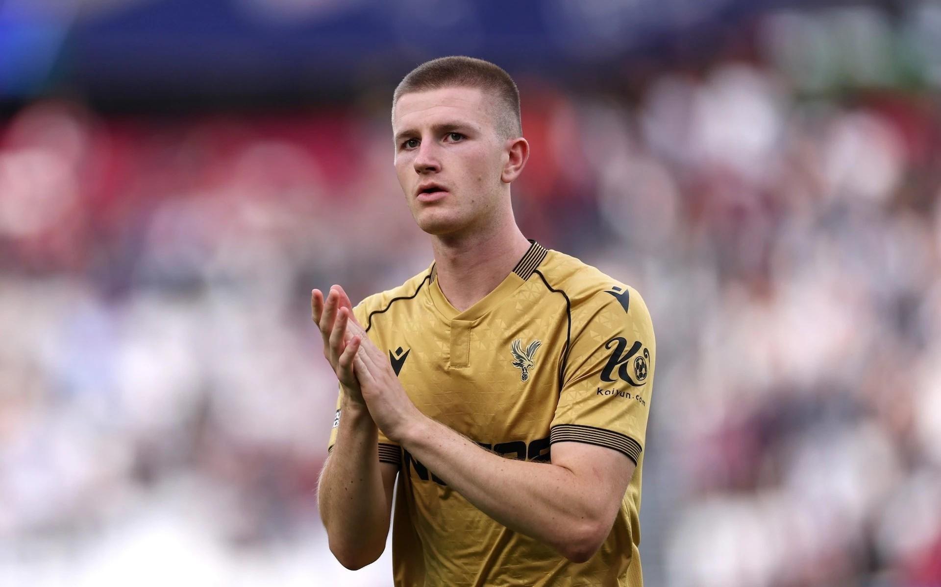 电讯报:曼联明年夏天引援重点是6号位,有三个候选人