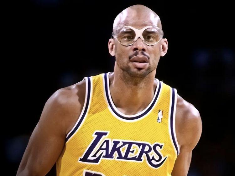 就在今天！贾巴尔保持了37年的NBA纪录被打破了