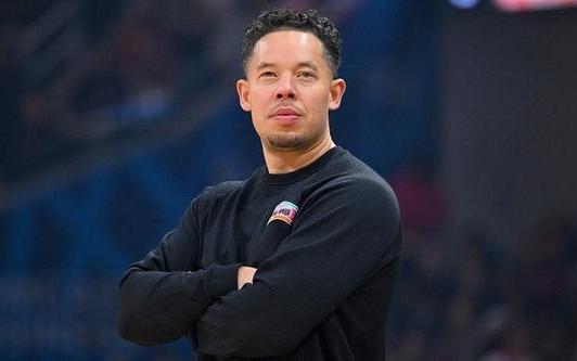 米奇:文班亚马刚刚回归我们会让他上场的同时保持谨慎