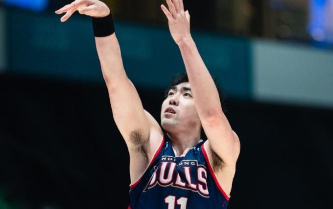 再赴京城热身双雄！香港金牛闷声干实