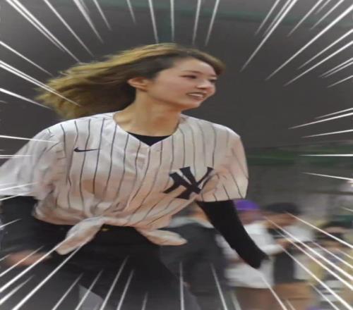 女主播小七：棒球初体验！后面我会陪大家一起看MLB哦！