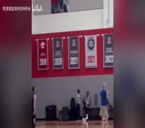 活久见！库里在训练中空位三分球4投0中，反倒是追梦手感火热！