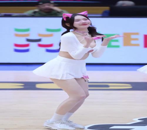 太离谱了！几乎是完美女人！