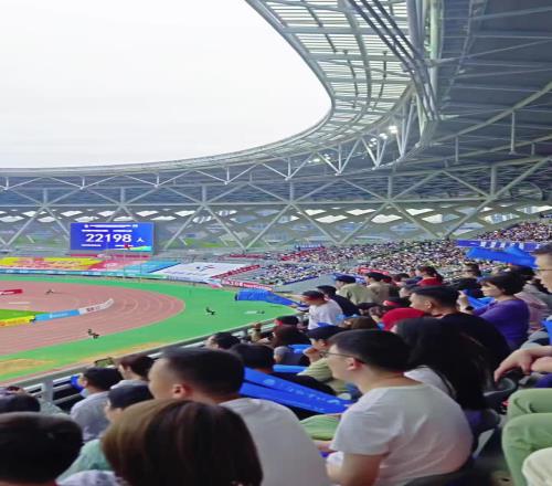 比一些中超还热闹！“苏超”现场超2万人观赛