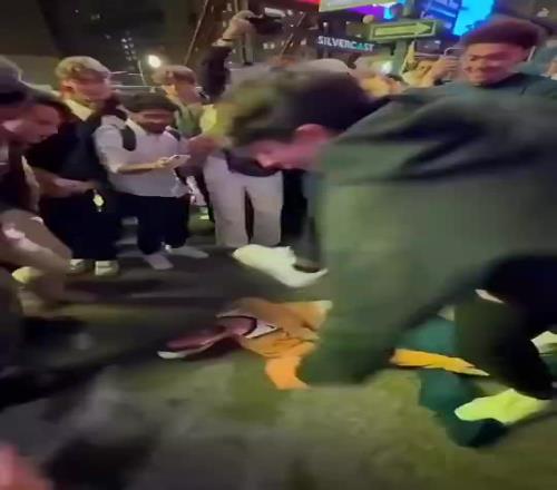 败人品行为尼克斯此前大胜步行者，赛后哈利娃娃遭尼球迷群殴