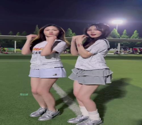拜仁vs多特胡小凡与云姨终于梦幻联动了