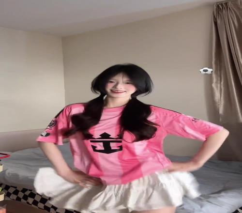 小姐姐：任意球当点球踢，这就是里奥梅西！