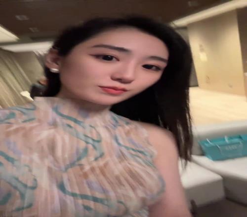 博主：来现场第一句话就问王钰栋伤怎么样啦，小王说应该问题不大