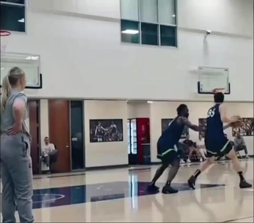难怪森林狼懊悔！杨瀚森在这站试训片段爆出实在太惊艳了