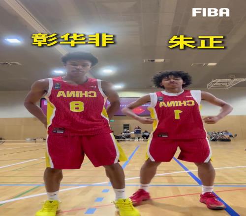 大家觉得这俩哥们谁跳得更好