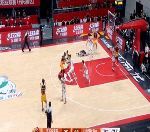 26岁广西球王，在质疑声中成为本土得分王