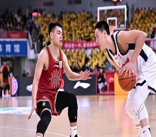 真相大白！广东男篮8连胜领跑CBA原因曝光，徐杰很棒郭士强看不上