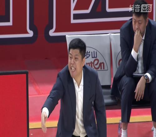 三连败！潘江赛后甩责，“春哥团队”用5个字点评山西队主教练