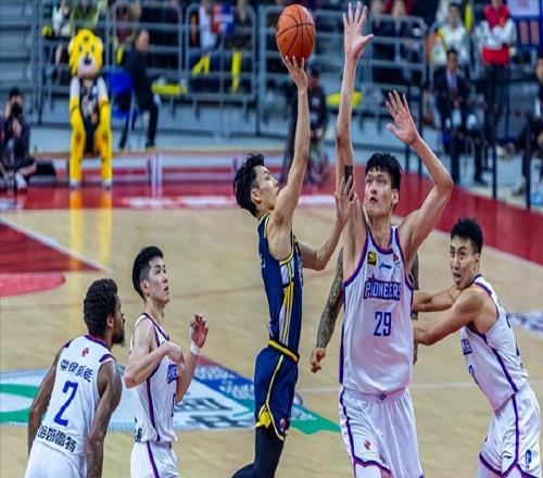 广东男篮稳居第一杜锋是最大功臣,赛后有四个好消息和一个坏消息