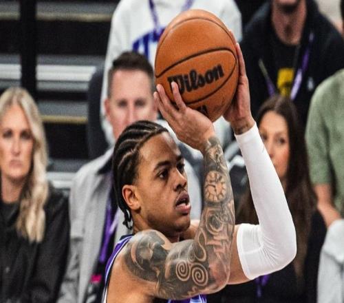 杰伦布朗23+6+10+2，白帝7记封盖一人完爆一队，凯尔特人复仇爵士