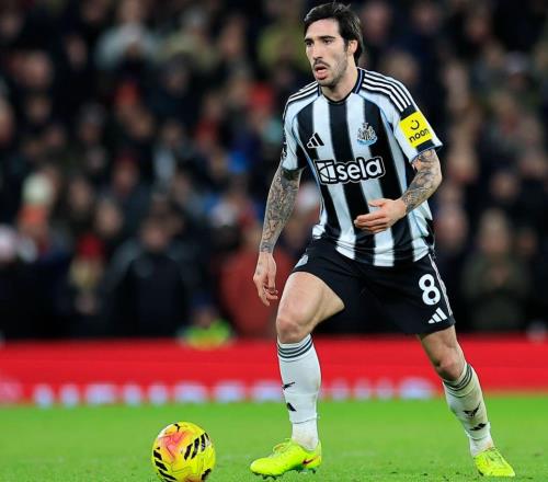 一场31让英超豪强征服客场，终结3轮不胜，吉马良斯补时破门