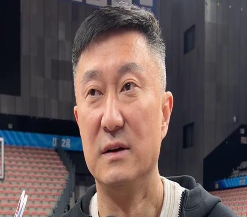 杜锋：奎因今晚无法出战，看到曾凡博出战他这么喜欢我们吗