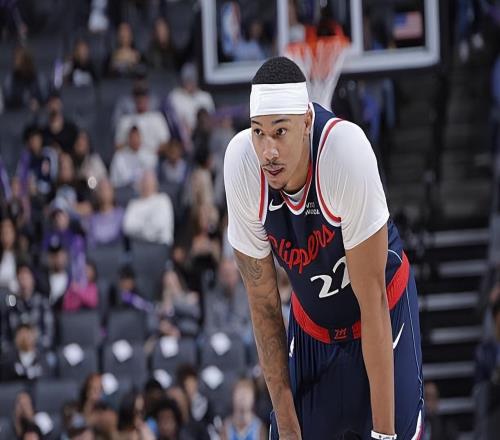 综合能力其实不错，可惜快船侧翼新星还是得不到足够的信任