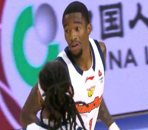 奇葩数据！广东半场国内球员投篮13中0萨林杰8中1