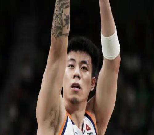 胜辽宁发布会！卢伟致谢辽宁暖心活动，大赞防守，张镇麟展格局！