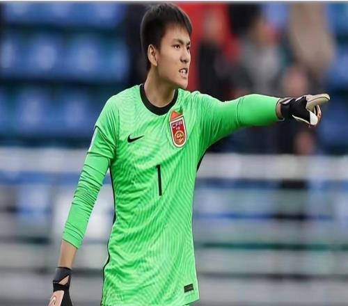 补强门将计划落空，上海申花果断叫停租借鲍亚雄，堪称最明智决定