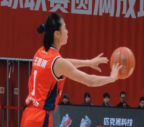 泪目！中国女篮30岁王牌满血归来轰22+10：宫鲁鸣该重用她