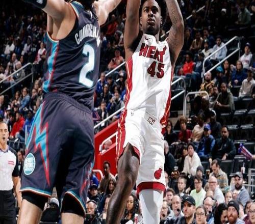 东部第1主场翻车！康宁汉姆空砍31+8+11，鲍威尔36分率队掀翻活塞