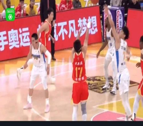 广厦7774双杀北京，孙铭徽13+11，胡金秋16+6，周琦15+19