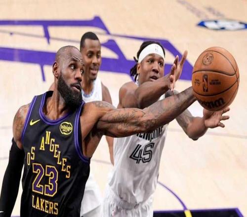 詹姆斯31+9+6赛季首现：末节10分主宰胜利41岁仍宝刀不老