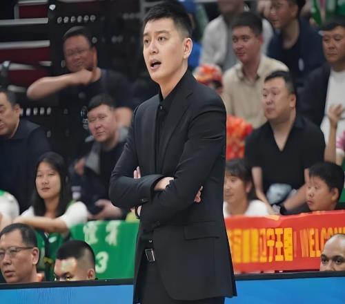 换人！博主爆料辽篮将进行外援调整杨鸣开始行动