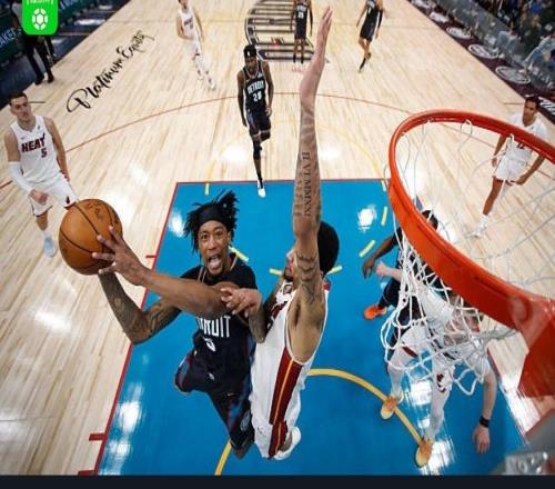 热火118112力克活塞取4连胜，鲍威尔35分，坎宁安空砍31+8+11