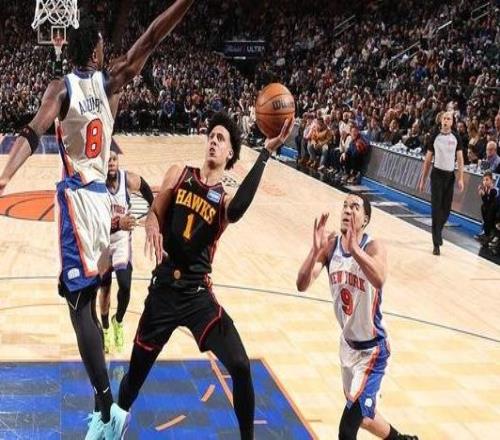 杰伦约翰逊18+10+11沃克23分老鹰客场战胜尼克斯