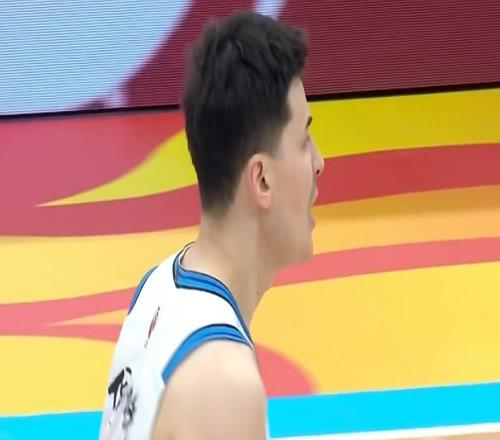 CBA劲旅又爆冷，四连败！山东男篮复苏，最新积分榜：新疆变倒数