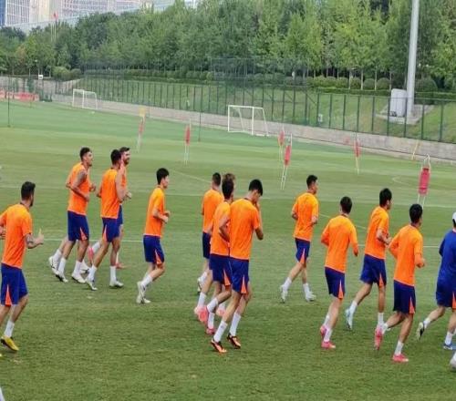 中超开始新征“橙”！泰山球员3日归队进行冬训