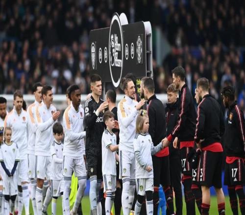 太阳报盘点玫瑰德比恩怨：查尔顿和妻子在利兹联主场被泼热茶