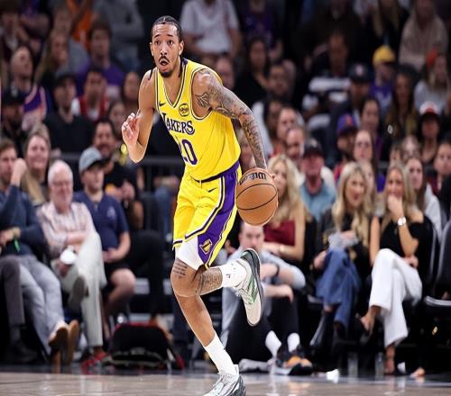 手感好的时候还是有些作用的，但湖人还是应该更加谨慎地使用他