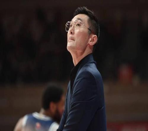 刘炜下课了新疆队宣布他因个人身体原因离队