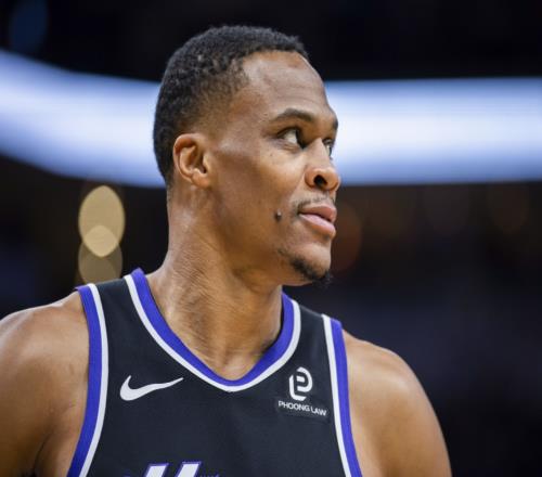 就在今天，37岁的威少又暴走，书写79年NBA史无前例的纪录