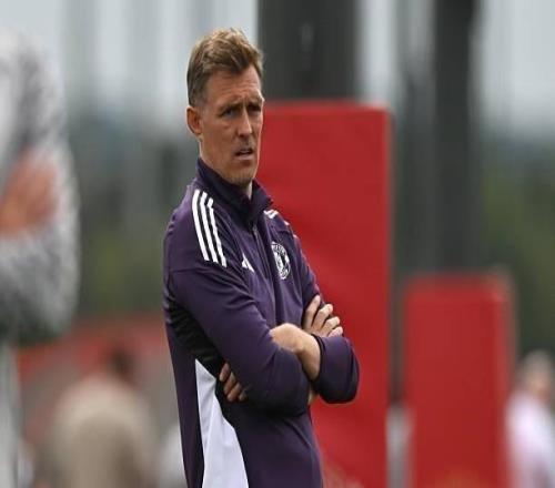 回到原点，记者：弗莱彻本赛季采用四后卫阵型