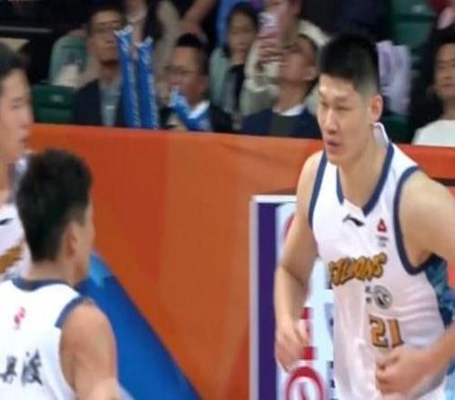 CBA官方：胡金秋当选首月最佳国内球员韦瑟斯庞最佳国际球员