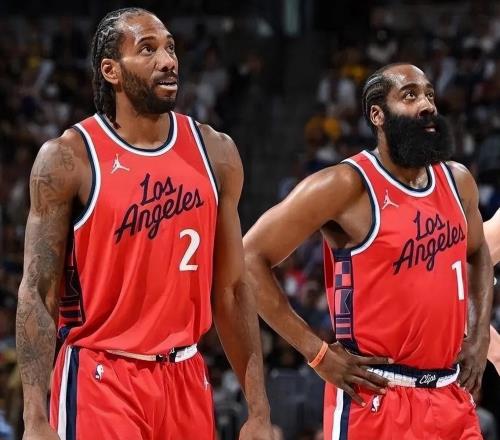 又是右膝韧带扭伤！又要缺阵6周！快船官宣伤情，祖巴茨太难了