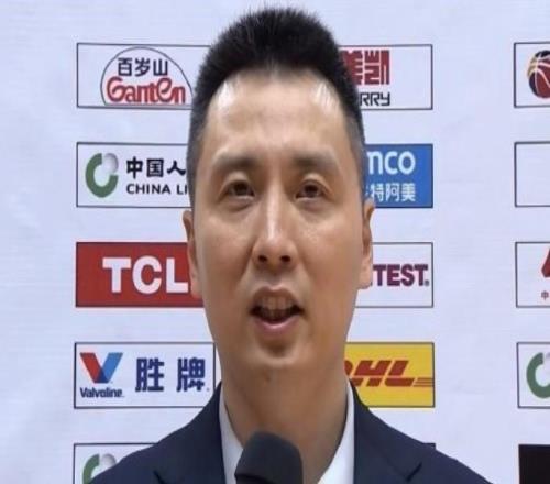 建队30周年大胜广厦，卢伟：六人上双、篮板压制，我们打得很出色
