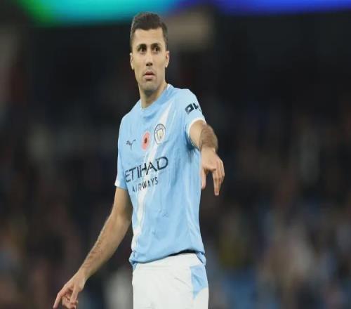 神剧本！度假路临时主帅抓壮丁逼疯瓜帅，切尔西残阵11曼城！