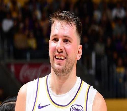 东契奇谈逆转：这就是我们该做的事要给所有人点赞