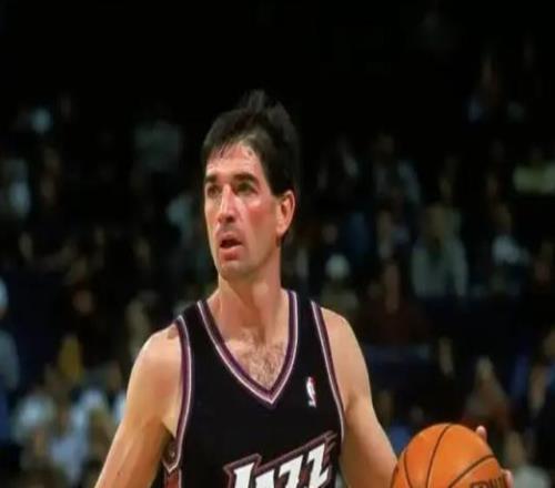 湖人逆转灰熊，41岁詹姆斯一数据升至历史第二，第一居然是他