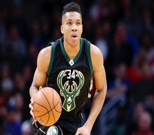 太过冒险，雄鹿策划交易强留字母哥，弄巧成拙恐加速其离队