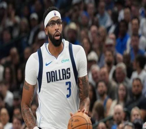 记者：浓眉倾向于留队并续约他的伤病问题影响了交易价值